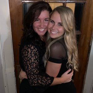 Meet your Posher, Holly